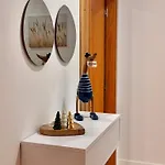 Piso En Calle Peatonal. Apartamento Boiro