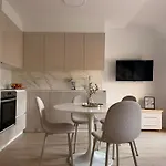 Piso En Calle Peatonal. Apartamento